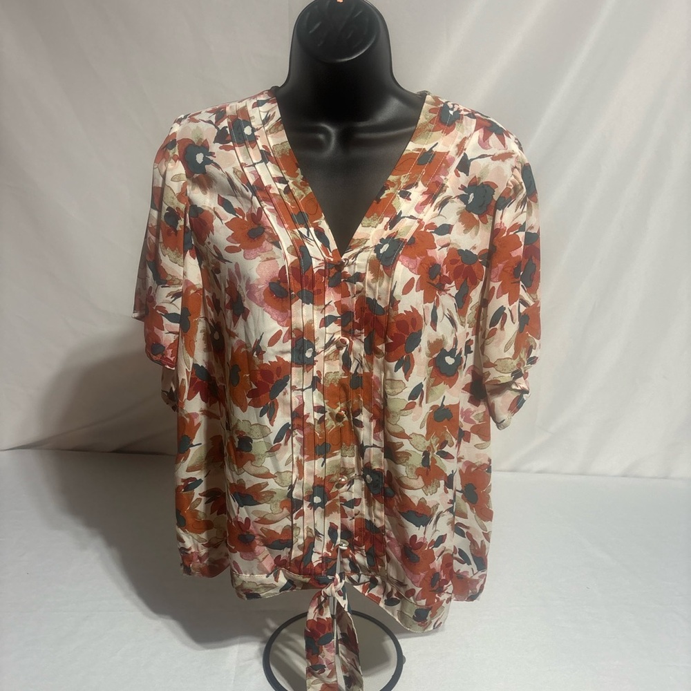 Zac & Rachel Floral V- Neck Button Front Tie Hem Pleated Blouse Size Large